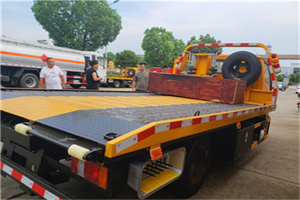 贡井区附近拖车电话号码服务