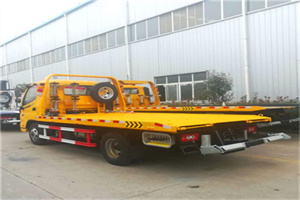 贡井区附近拖车救援搭电